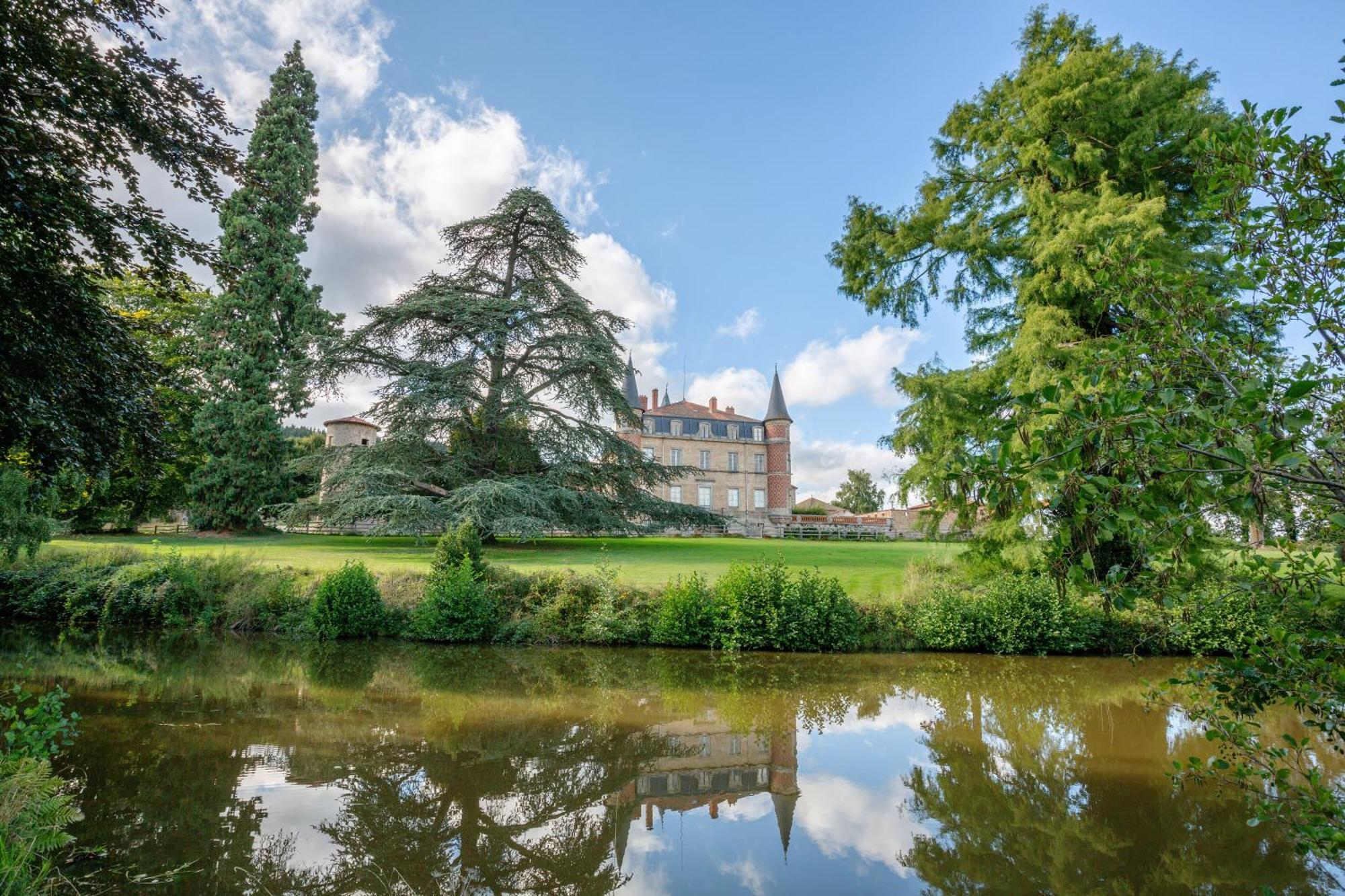 Domaine Et Chateau De Valinches Marols Exterior foto